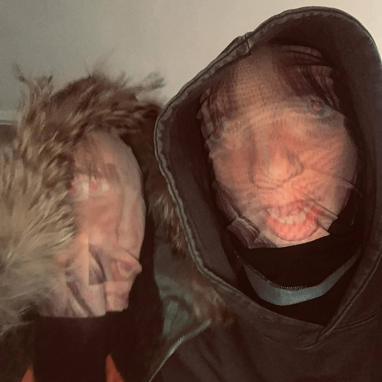 News update: DEEWEE DECADE, Hati Hati